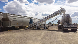 Frac-truck-loading-sand